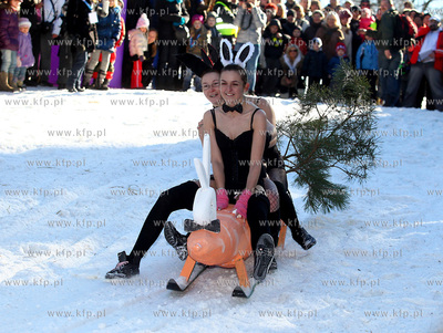 Druga edycja Crezy slide - Zjazdu na byle czym, odbywajaca...