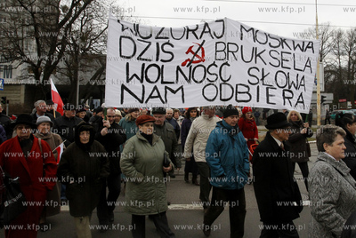 Szczecin. Protest i przemarsz ludzi, ktorzy nie zgadzaja...