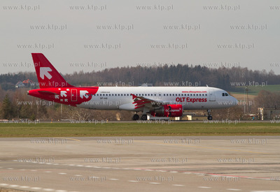 Gdansk, Rebiechowo. Nz. Airbus Linii OLT Express
12.04.2012
fot....