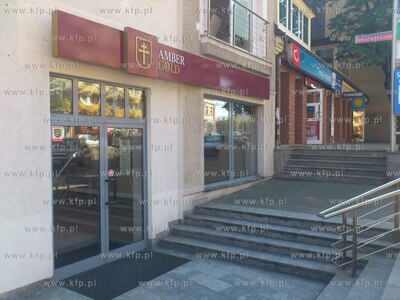 Oddział Amber Gold na ulicy Starowiejskiej w Gdyni....