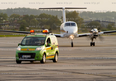 Gdansk, Rebiechowo. Nz. Beech 350 King Air . 10.09.2012...
