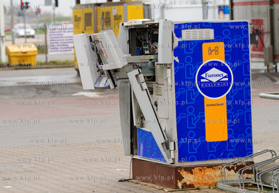 Gdansk. Ujescisko. Wysadzony w powietrze bankomat sieci...