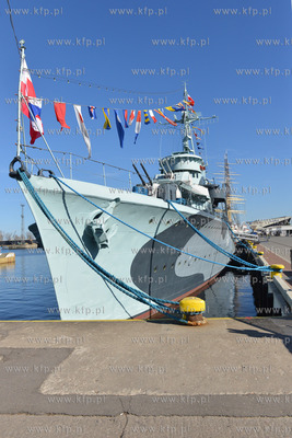 Gdynia. Gala banderowa na ORP Blyskawica z okazji 15...