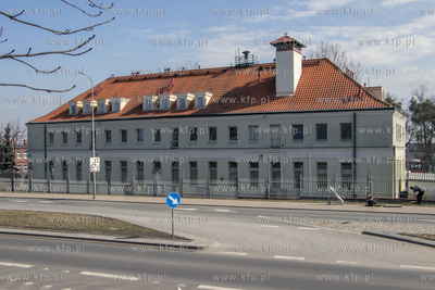 Budynek Wojskowej Komendy Uzupelnien (WKU) na Trakcie...