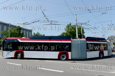 Prototypowy Trollino 24 - najdłuższy 24 metrowy trolejbus,...