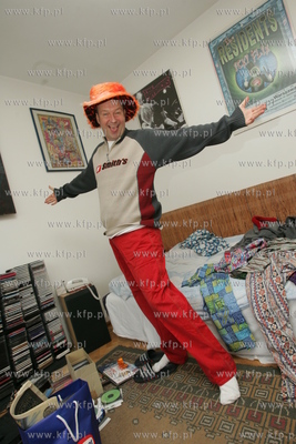 Pawel Konnak Konjo przygotowuje sie do zimy, wyciagnal...