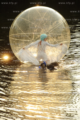 XIII edycja Festiwalu Teatrow Ulicznych FETA. Teatr...