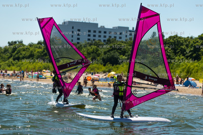 Plaza w Sopocie, przy Sopockim Klubie Zeglarskim. Briefing...