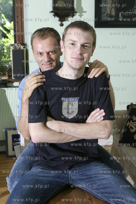 Donald Tusk z synem Michalem. 2.09.2004 fot. Wojtek...