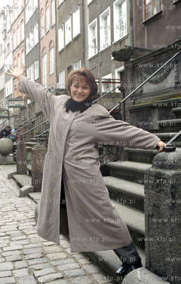 Irena Jarocka na ulicy Mariackiej w Gdansku. 06.04.1997...