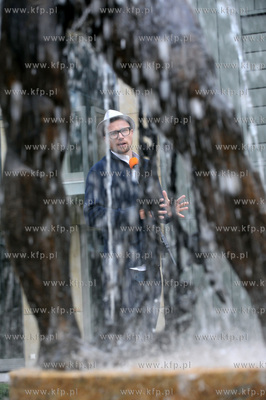 Odsloniecie fontanny Netuna na dziedzincu Kwartalu...