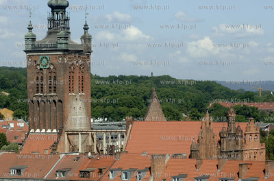 Gdansk.Widok z wiezy kosciola sw. Ja na spalony kosciol...