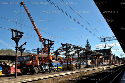 Remont 3 peronu na Dworcu Glownym PKP w Gdansku zwiazany...