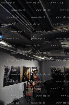 Wernisaz wystawy fotografii Mlode Dusze autorstwa Magdaleny...