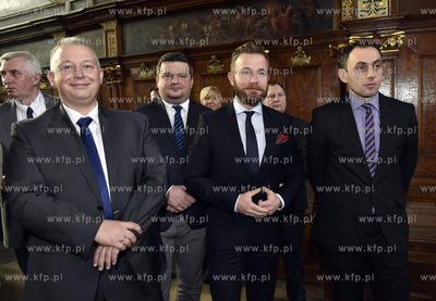 Gdańsk, Dwór Artusa. Noworoczna lampka szampana,...