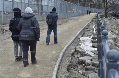 Gdańsk Brzeźno - Nowy Port. Ścieżka prowadząca...