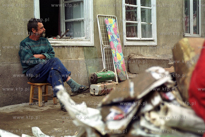 Po powodzi w Gdansku. Orunia, ul. Goscinna. 12.07.2001...