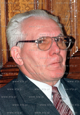 Proces grudnia 70. Miroslaw W. na sali rozpraw 1.12.98...