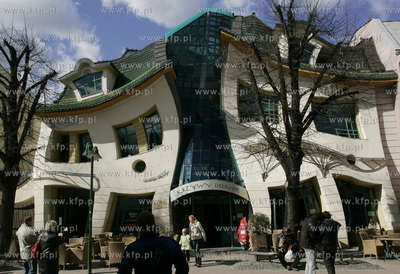 Sopot. Monte Cassino. Nz. krzywy dom
12.04.2007
fot....