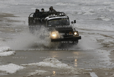 Sopot. Oficjalny sztab WOSP przy Sopockim Klubie Zeglarskim...