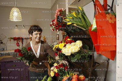Magda Masny w swojej kwiaciarni Rosamelia w Sopocie.
03.11.2010
fot....