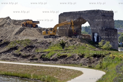 Prace przygotowawcze pod budowe lini kolejowej PKM...