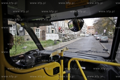 Inauguracja linii autobusowej 100, ktora mieszkancy...