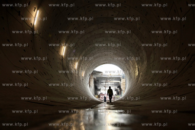 Tunel pod Martwa Wisla, wywiercony przez maszyne TBM.
17.01.2014
fot....