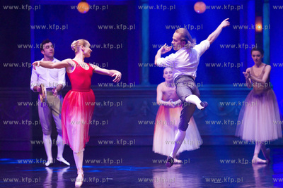 Włoska noc. Gala Sylwestrowo-noworoczna. Nz. Beata...