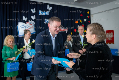 Z okazji Dnia Edukacji Narodowej 34 nauczycieli z Sopotu...