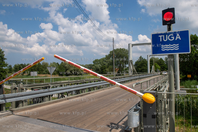 Pętla Żuławska. Zwodzony most nad Tugą w Żelichowie....