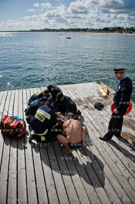 Sopot - molo. Wspolne cwiczenia jednostki ratowniczo...