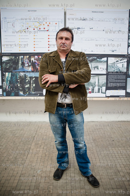 Gdynia. Magazyn Tranzytowy Dworca Morskiego. Ogloszenie...