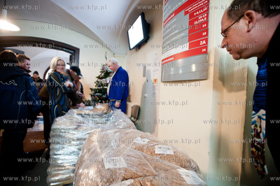 Gdansk. Urzad Miasta przy ul. 3 Maja. Akcja darmowego...