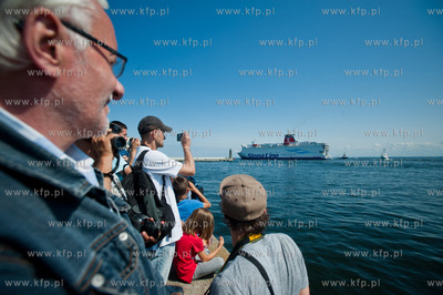 Gdynia. Swieto Morza. Pokaz dzialan antyterrorystycznych...