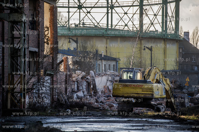 Gdansk. Tereny bylej Stoczni Gdansk. Wyburzenie budynku...