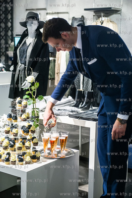 Gdynia. Centrum Handlowe Riviera. Otwarcie sklepu Fema...