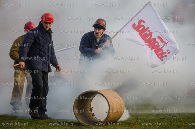 Gdansk. Teren przy Sali BHP. Obchody jubileuszu 15-lecia...