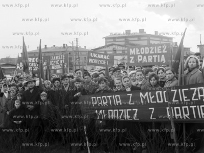 Wiec przeciwko wydarzeniom majowym '46 w Starej Kiszewie...