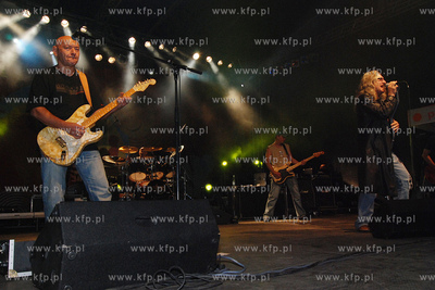 Podczas koncertu zespolu Perfect, na imprezie lata...