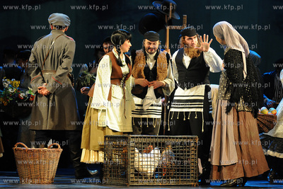 Teatr Muzyczny w Gdyni. III proba generalna spektaklu...