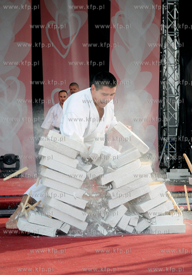 III Ogolnopolski Zlot Fanow M jak Milosc. Pokaz karate...