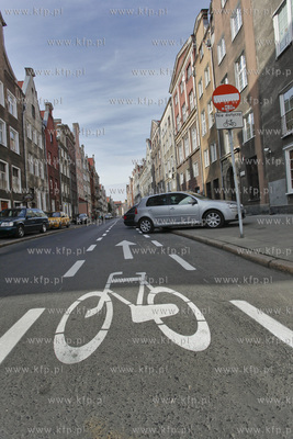Nowa sciezka rowerowa na ul. Ogarnej w Gdansku. Mozna...