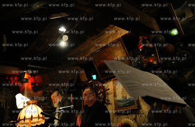 Gdansk. Klub Zejman. Wieczor z poezja. n/z poeta, eseista...
