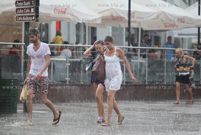 Po upalych dniach nad Sopotem przeszla gwaltowana ulewa...