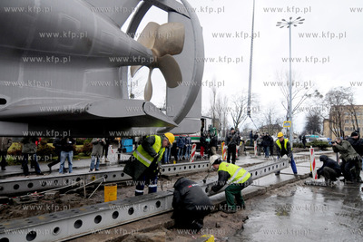 Transport okretu podwodnego typu Kobben o wadze 370...