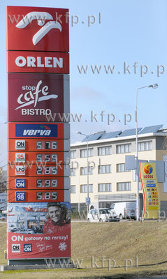 Ceny paliw na stacji Orlen 23.03.2011 Fot. Andrzej...