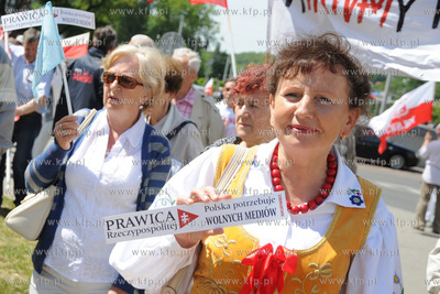 Po mszy w intencji ojczyzny z kosciola OO Redemptorystow...