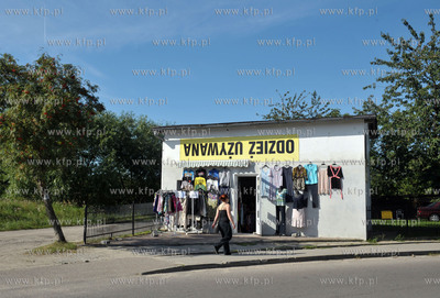 Zukowo. Sklep z odzieza uzywana na rogu ul.Ksiazat...