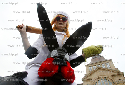 Przed Muzeum Narodowym w Szczecinie, na Wałach Chrobrego...